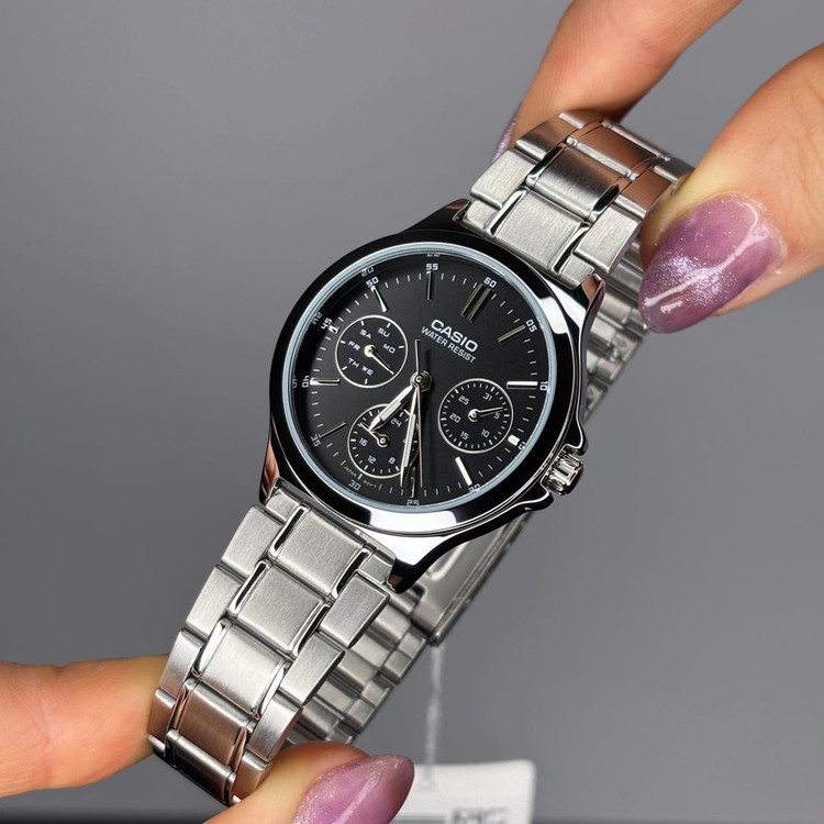 ساعت کرنوگراف زنانه